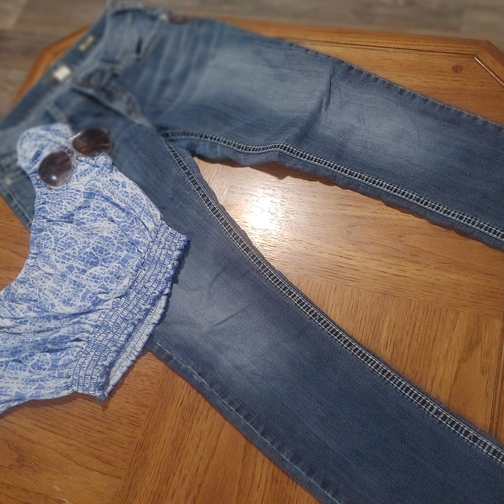 Silver Jeans Women's High Rise Blue Denim